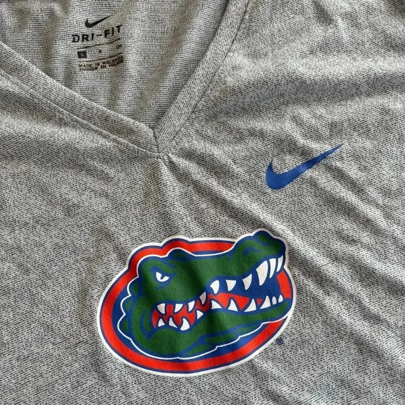 Women’s Nike Dri-fit Florida Gators tshirt - Picture 2 of 3